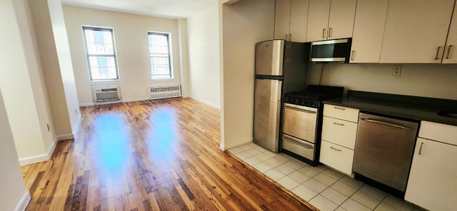 Building Photo - 3-6 E 91st St