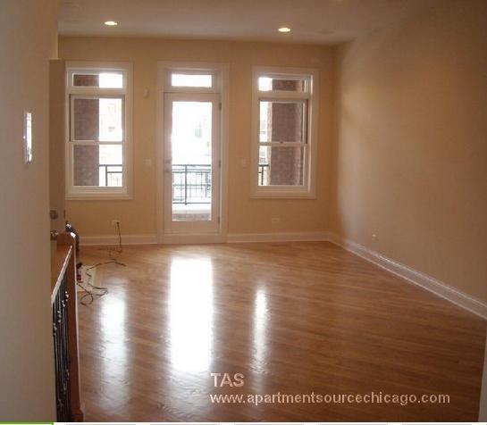 Building Photo - 2328 N Greenview Ave