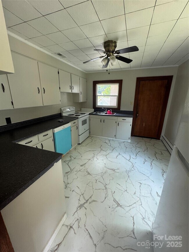 Foto del edificio - 506 Garden Creek Rd