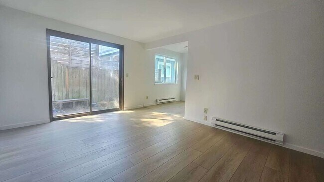 Foto del edificio - Charming 2-Bedroom Apt in Prime Central Se...