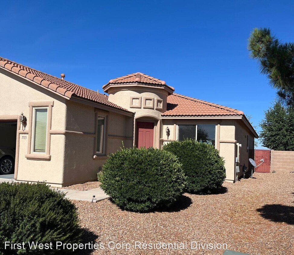 Foto principal - 3 br, 2 bath House - 705 Tanner Drive