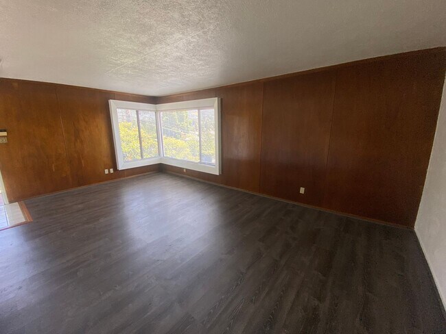 Foto del edificio - 3457-3459 Morrison Ave