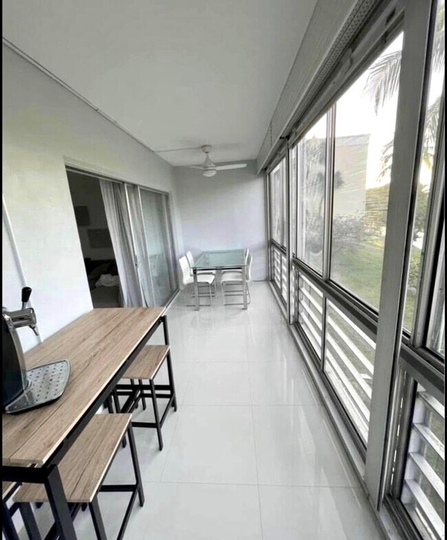 Foto del edificio - 209 Waterway Dr S