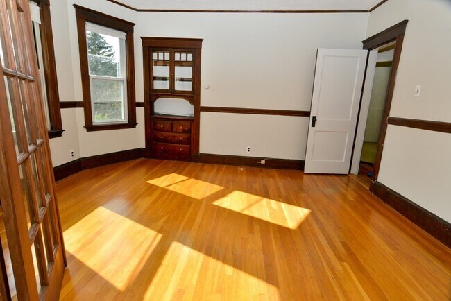 Foto del edificio - 92 Rockview St