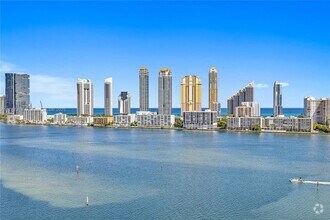 Building Photo - 2600 Island Blvd