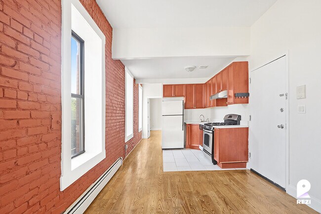 Building Photo - 2159 5th Ave