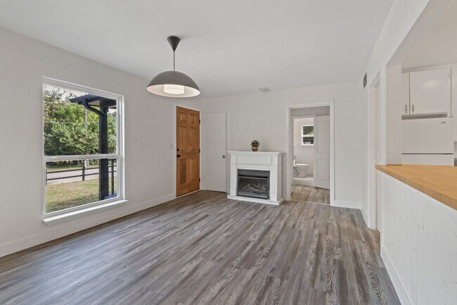 Building Photo - 1415 Snyder St