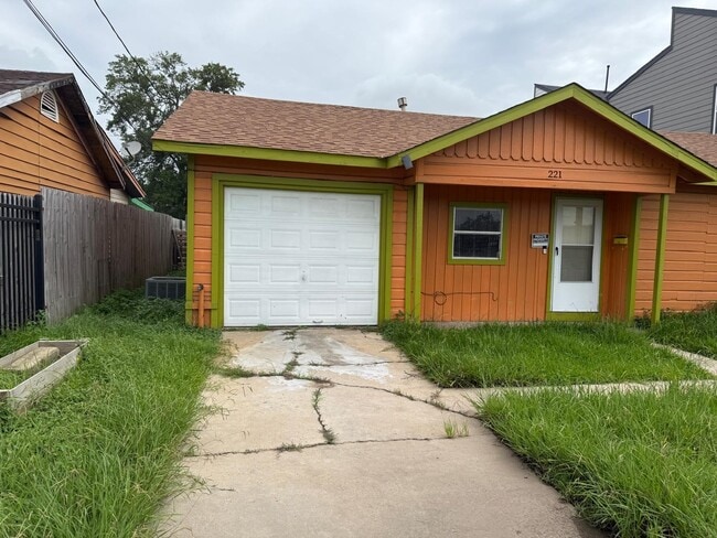 Foto del edificio - 221 Noras Ln