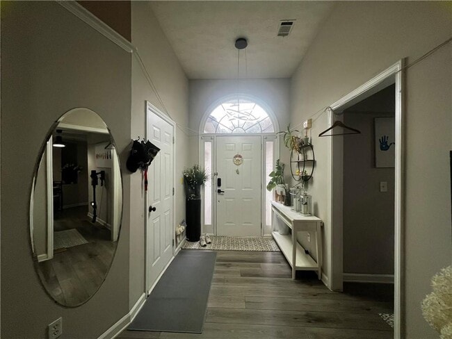 Building Photo - 130 Morning Glen Dr