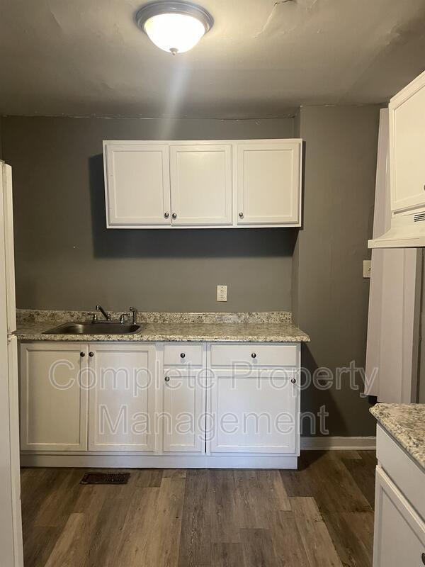 Foto principal - 6629 Grasselli Rd