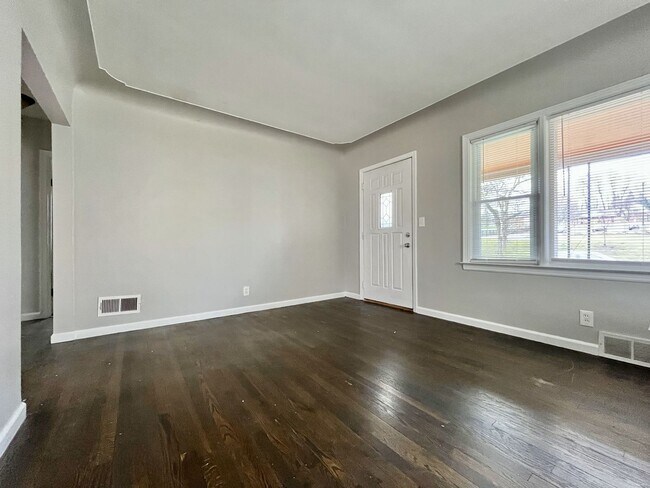 Foto del edificio - Three Bedroom Home in Northeast Grand Rapids