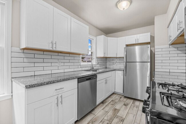 Building Photo - 2408 26th St