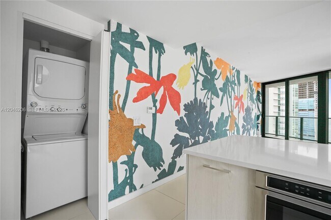 Foto del edificio - 501 NE 31st St