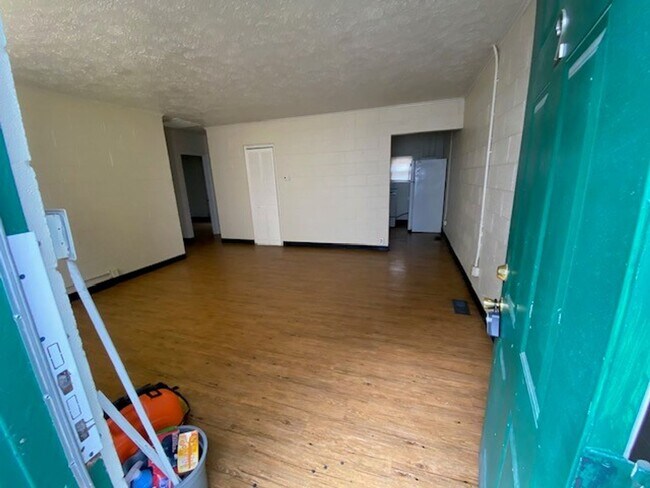 Foto del edificio - Spacious 2BR Apartment on Westside