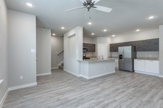 Foto del edificio - 1304 Pebblebrook Dr
