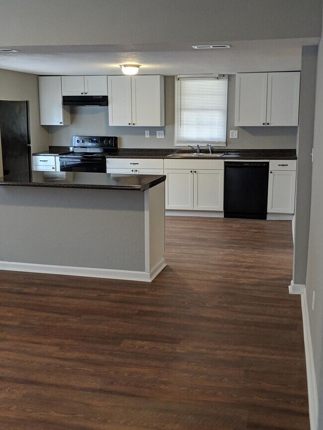 Foto del edificio - 1516 Oakwood Ave NE