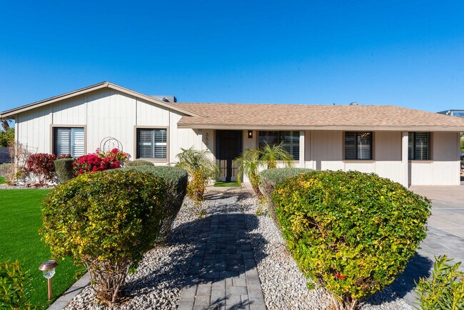 Building Photo - 3502 E Crocus Dr