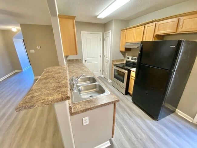 Building Photo - Now Leasing a 4- Bedroom 2.5 Bath In Cordova