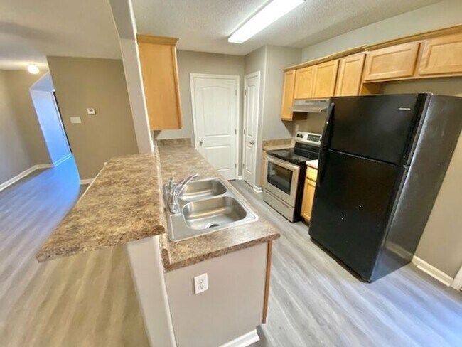 Foto del edificio - Now Leasing a 4- Bedroom 2.5 Bath In Cordova