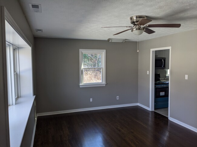 Living Room - 3011 Grahamwood Dr