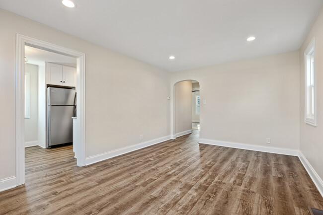 Foto del edificio - 405 E 3rd St