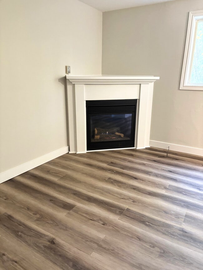 Photo du bâtiment - 100 Veronica Ave