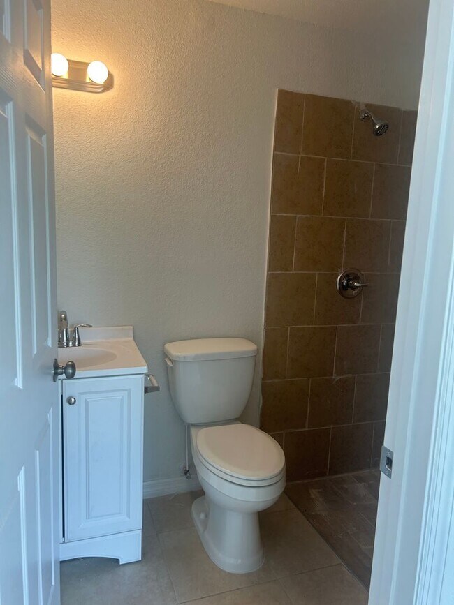 Foto del edificio - 3/2/1 Single Family Home Available-Cozy Pe...