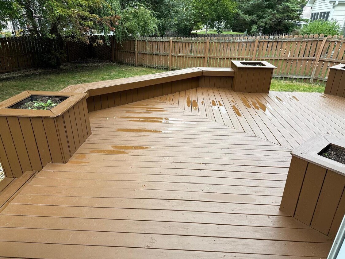 Foto principal - 3238 Gresham Ln E