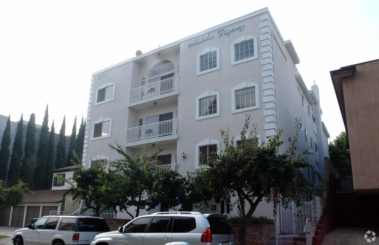 Foto del edificio - 1717 Malcolm Ave
