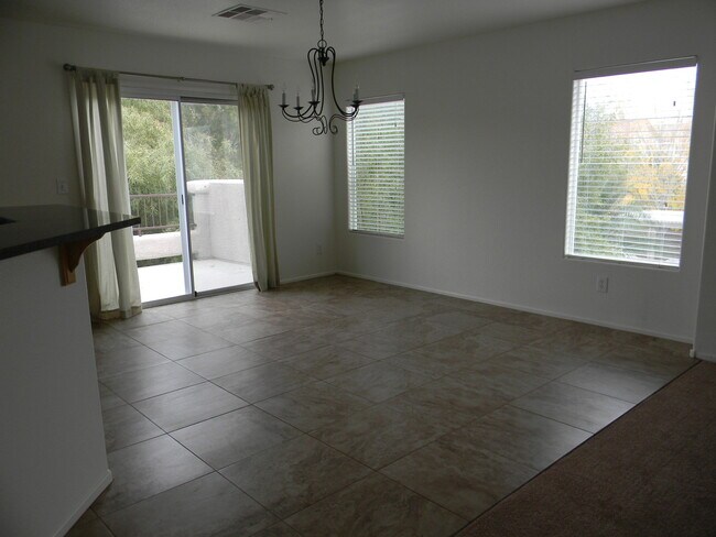 Building Photo - Diamond Ranch