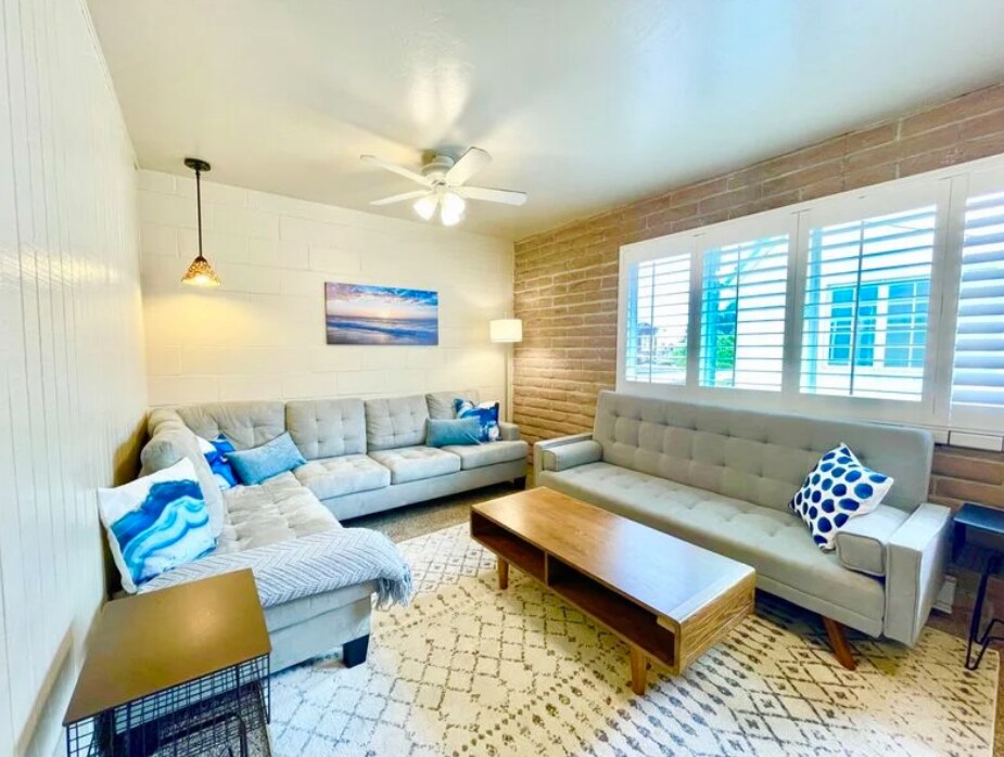 Primary Photo - 324 Riverview Ave