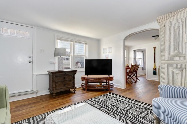 Foto del edificio - 10 S Troy Ave