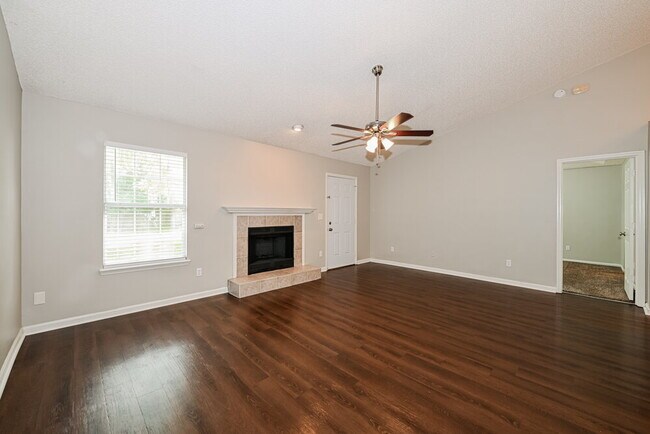 Foto del edificio - 3123 Olde Sutton Parke Dr