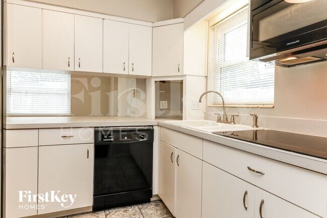 Foto del edificio - 5770 93rd Ave N