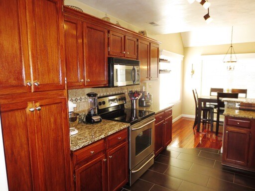 Foto del edificio - 2633 Pulaski Loop