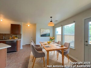 Foto del edificio - 15742 Cotton Tail Ln