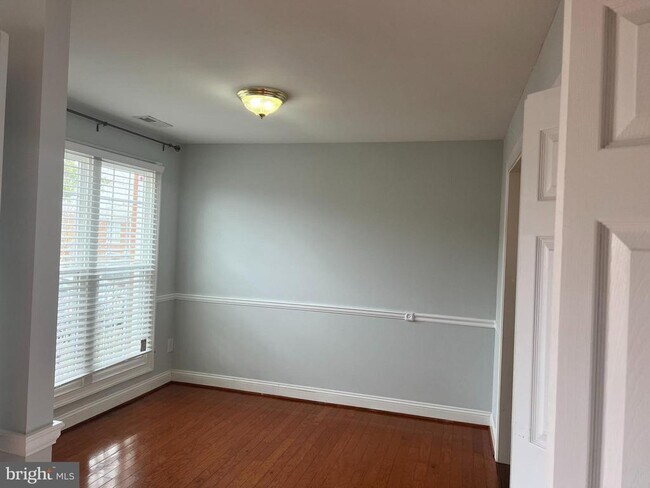 Building Photo - 54 Maple Dr