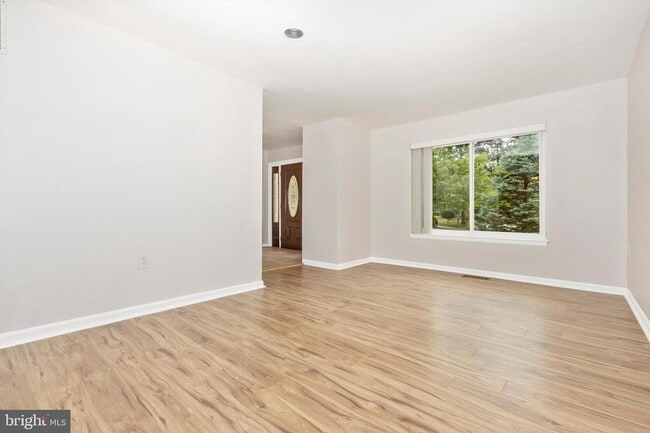 Foto del edificio - 9029 Centerway Rd