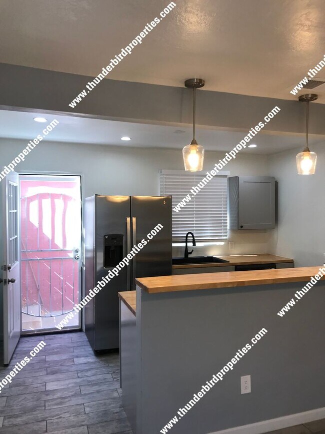 Foto del edificio - 1225 San Mateo Blvd SE