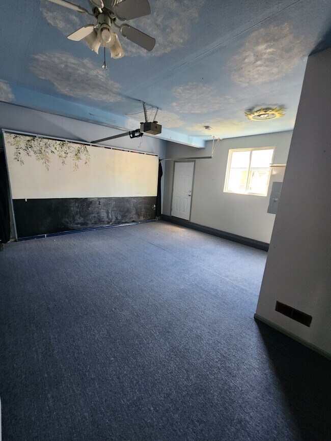 Building Photo - 6013 Thornbury Dr SE