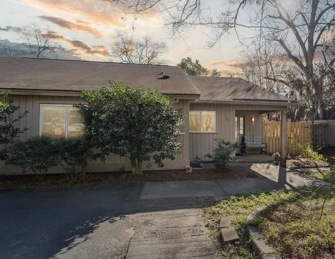 Foto principal - 5 Bent Oaks Ct
