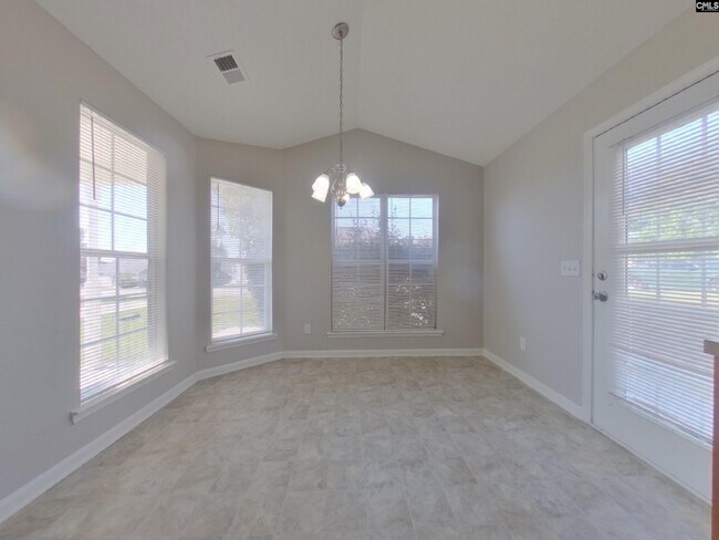 Foto del edificio - 429 Legend Oaks Dr