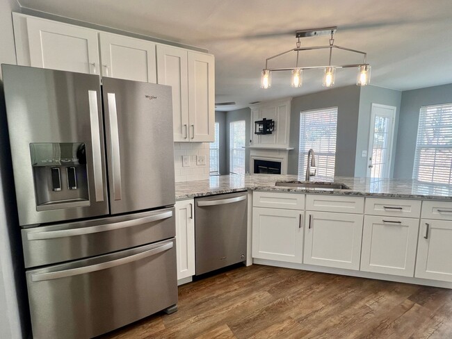 Building Photo - Spacious 4 Bed | 2.5 Bath Home in Apex wit...