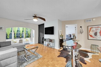 Building Photo - 2200 NE 66th St