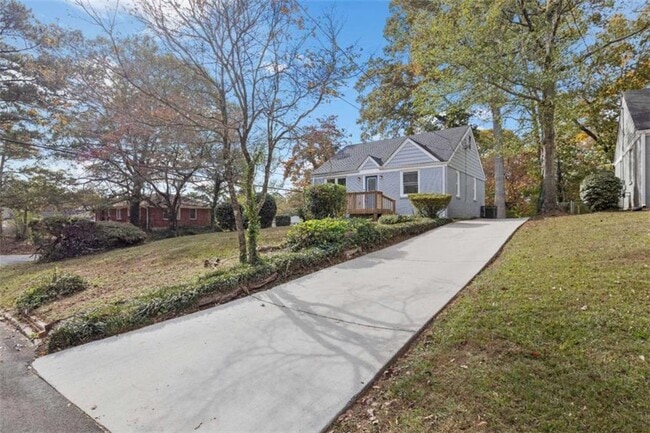 Building Photo - 701 Daniel Ave