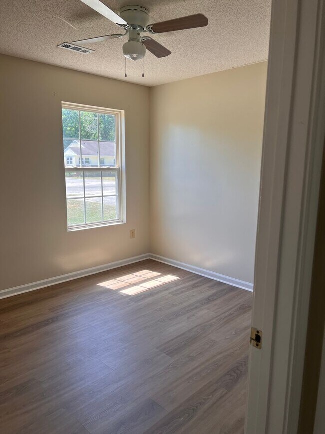 Foto del edificio - Two bedroom Two bathroom Duplex