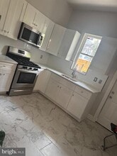 Building Photo - 2518 N 33rd St