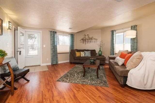 Building Photo - 3 BEDROOM, 1 BATH, 2 CAR-GARAGE HOME ON LA...