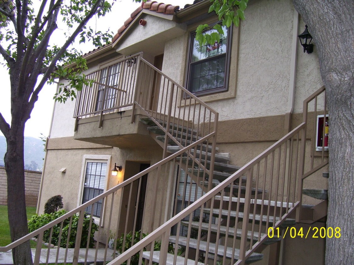 Primary Photo - 10377 Azuaga St
