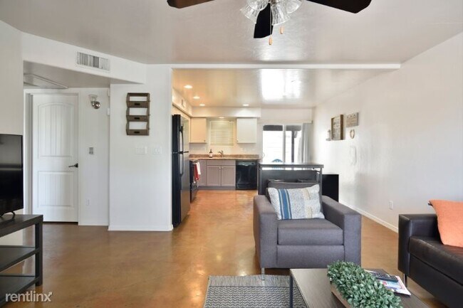 Building Photo - 5 br, 2 bath Townhome - 2326 N. 6th Ave